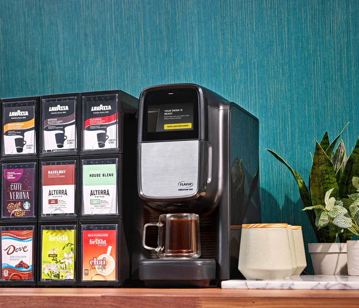 20230101_Lavazza_C300_GlamourShot_WithBeverage_0014_HERO_700x600_crop_center