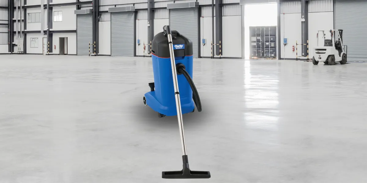 Clarke® Maxxi II™ 35 WetDry Vacuum 1