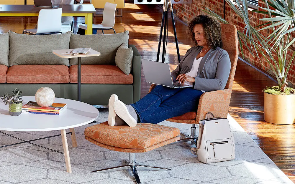 Spaces - Open Lounge - Hon-Lounge-Mav-500-032-1